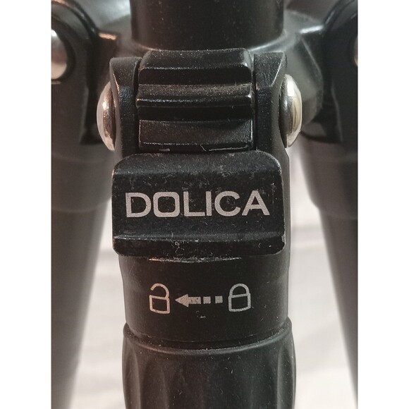 Dolica Proline Professional Reversible Tripod - Picture 7 of 11